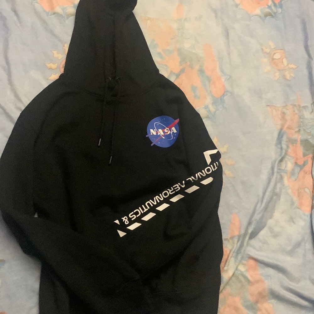 Men’s size small nasa hoodie in black